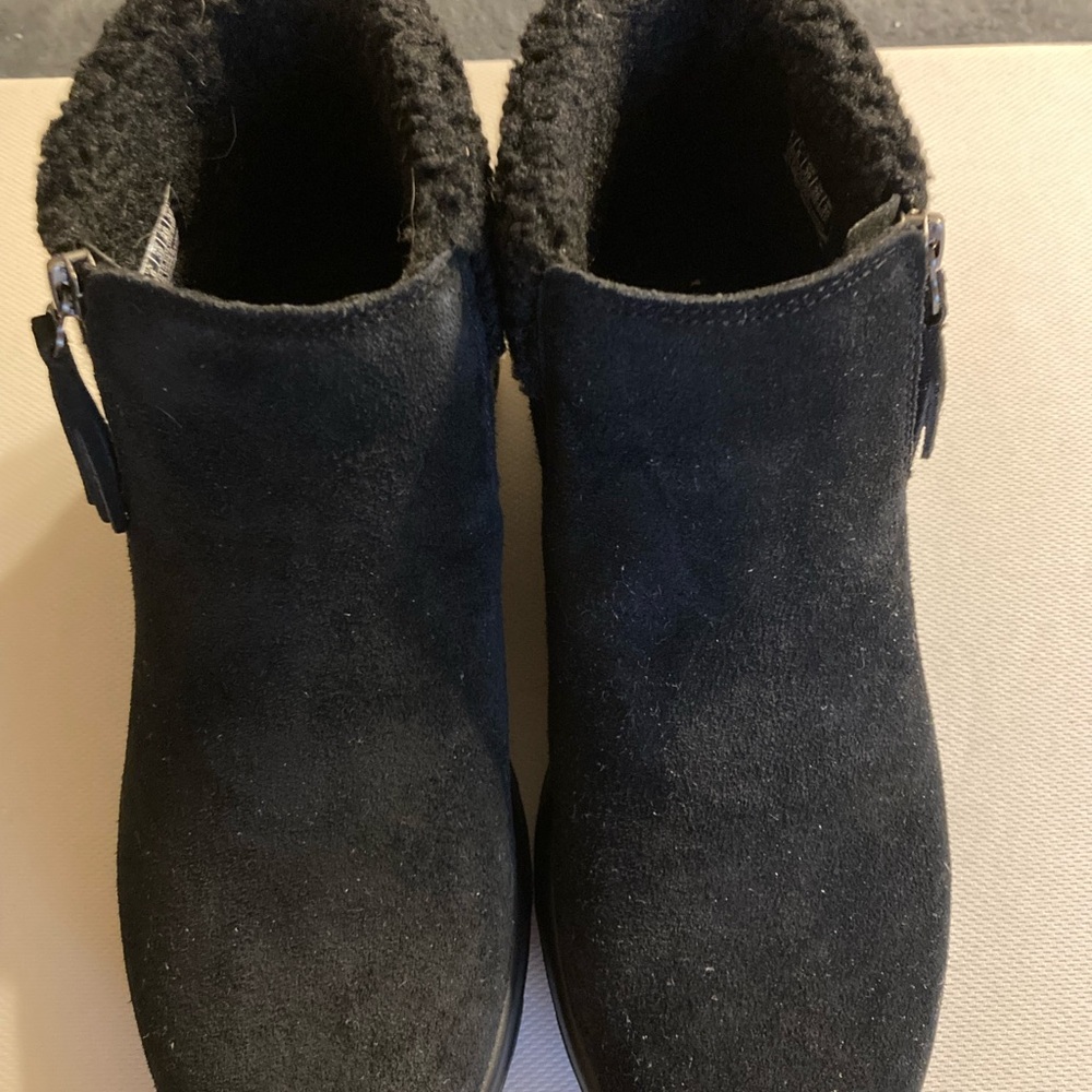 Skechers Air Cooled Goga Mat Lined Comfy Ankle Bootie